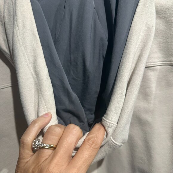 EUC Men's Lululemon color block jacket Large - Picture 4 of 6